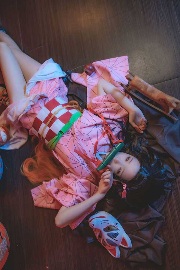鬼灭之刃灶门祢豆子cosplay本子美图