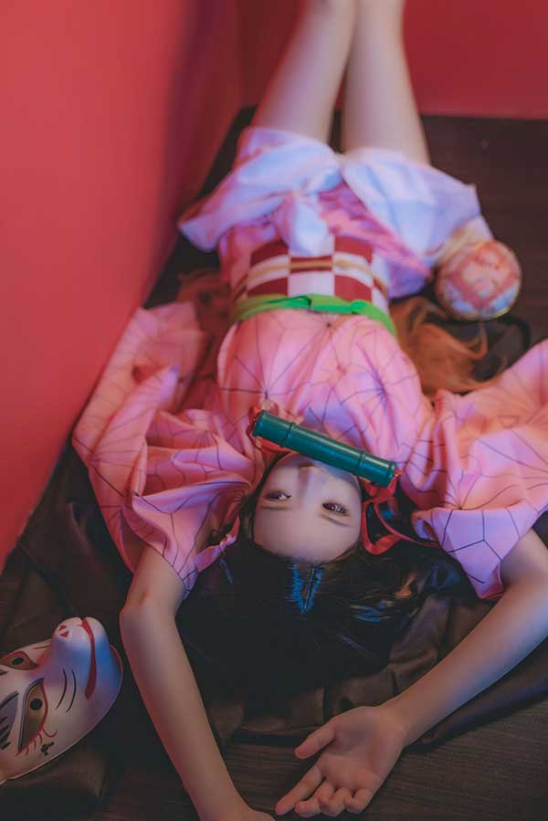 鬼灭之刃灶门祢豆子cosplay本子美图