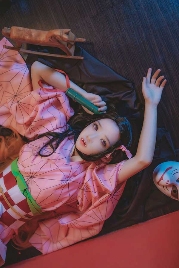 鬼灭之刃灶门祢豆子cosplay本子美图