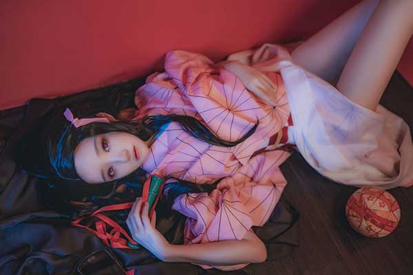 鬼灭之刃灶门祢豆子cosplay本子美图